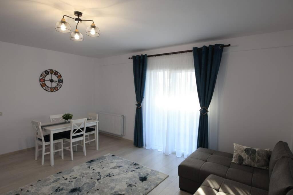 White Apartment Gura Humorului, Bucovina, Voronet Zewnętrze zdjęcie