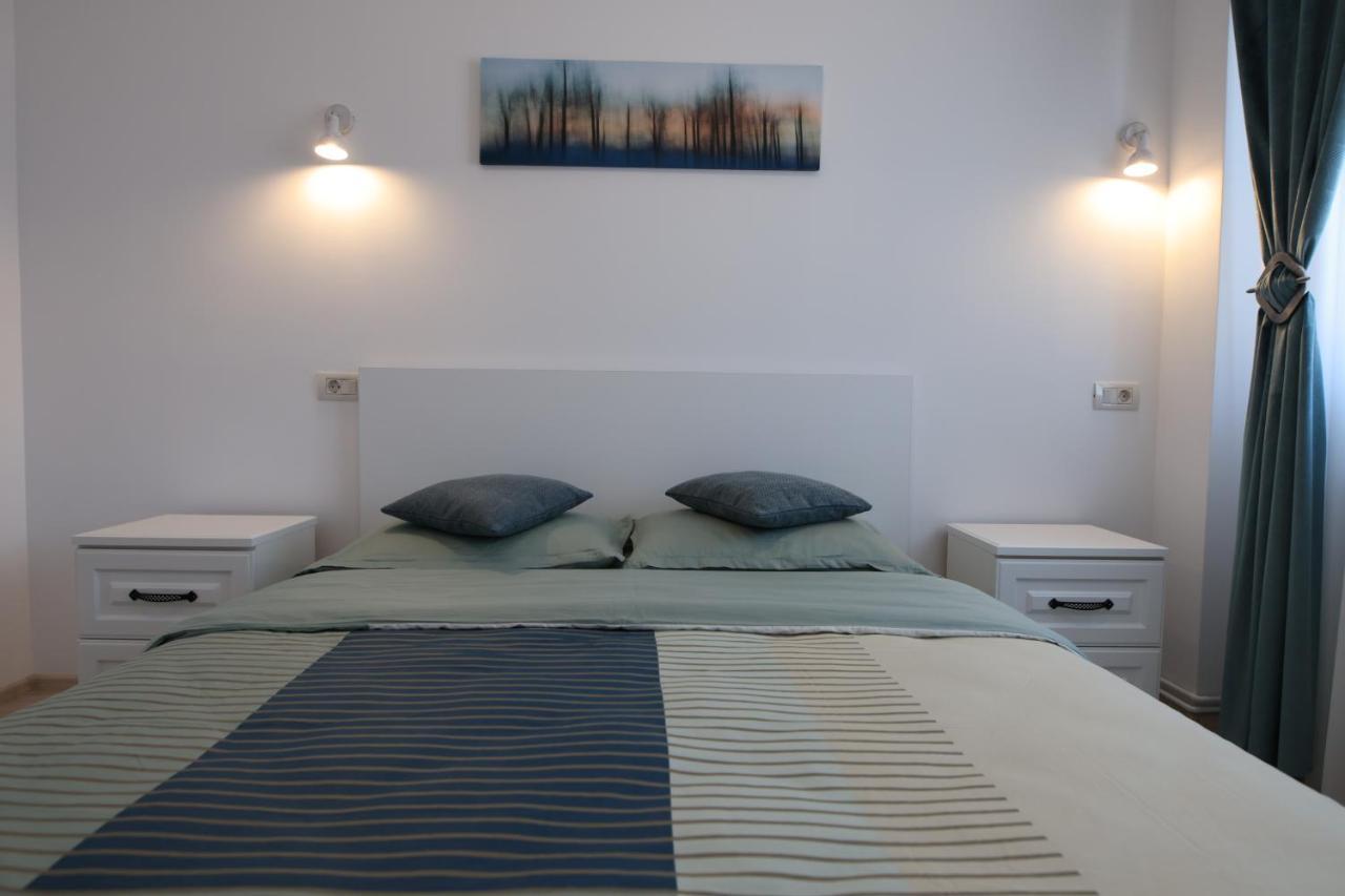 White Apartment Gura Humorului, Bucovina, Voronet Zewnętrze zdjęcie