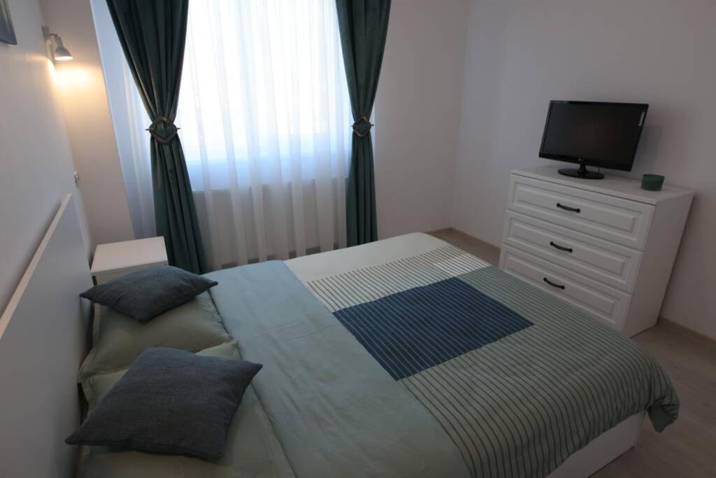 White Apartment Gura Humorului, Bucovina, Voronet Zewnętrze zdjęcie