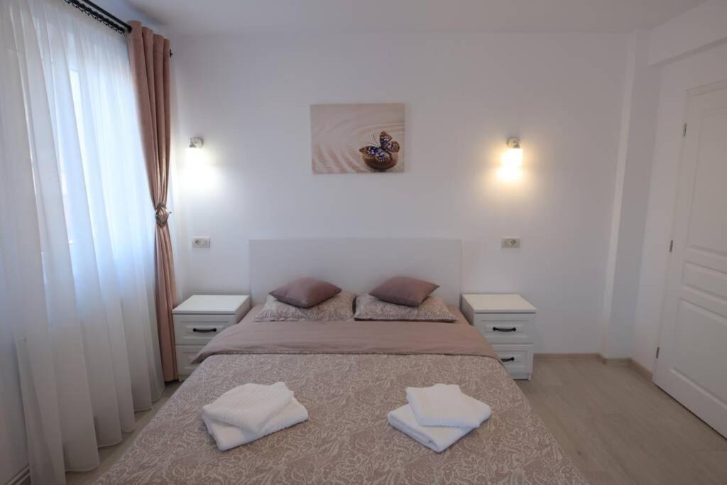 White Apartment Gura Humorului, Bucovina, Voronet Zewnętrze zdjęcie