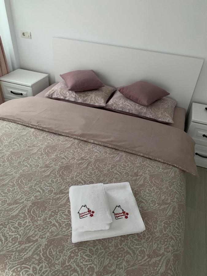 White Apartment Gura Humorului, Bucovina, Voronet Zewnętrze zdjęcie